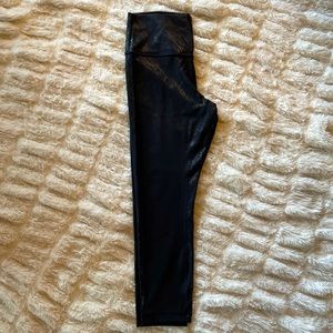 Lululemon high rise embossed Wunder Under crop; size 8; new without tags